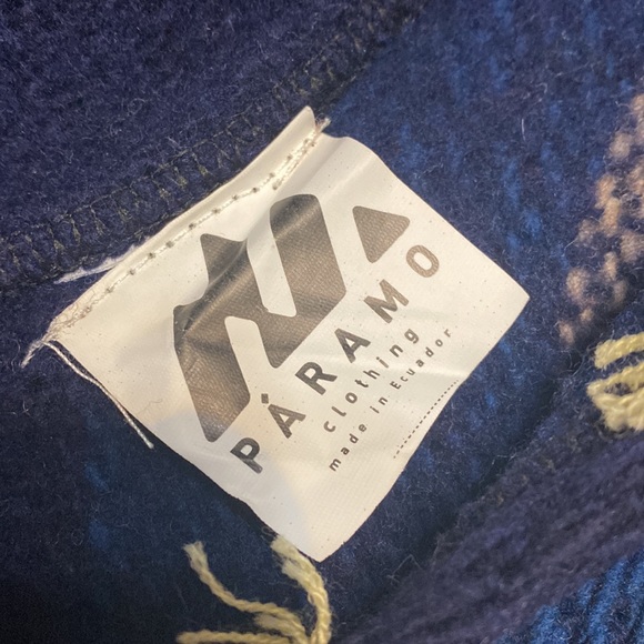 WOVEN HANDMADE WOOL PONCHO - Picture 4 of 6